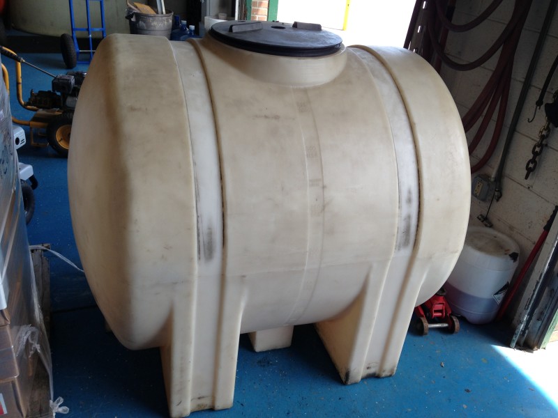 Used 335 Gallon Tank With Metal Band Tie Down Straps $200 OBO