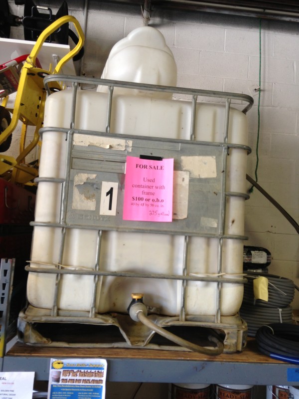 Used 275 Gallon Water Tank $100 or OBO